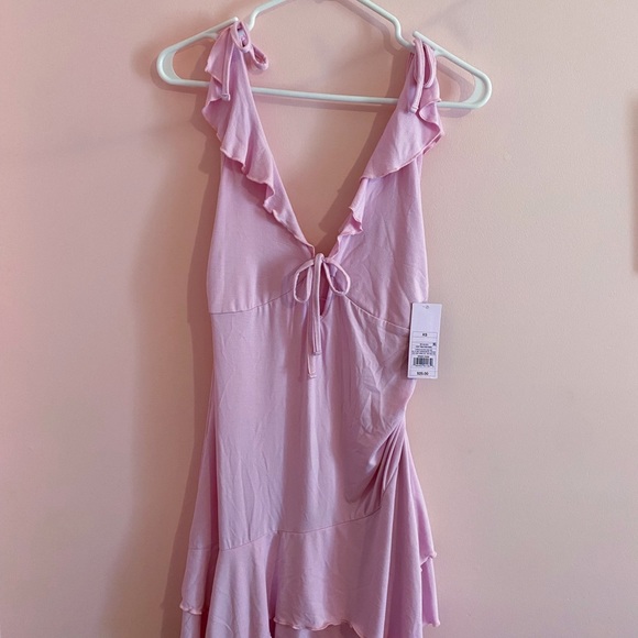 SOLD ๐ฆ NWT y2k pink handkerchief hem mini dress, size XS ๐ฌ - Picture 4 of 7
